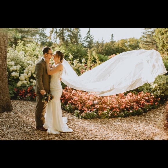 WEDDING VEIL with jewels/beads - cathedral length, ivory colour - Picture 3 of 10